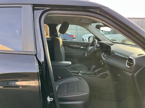 Used 2025 Chevrolet TrailBlazer LT image 25