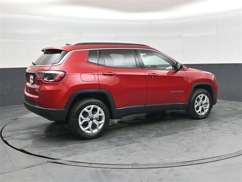New 2026 Jeep Compass Latitude image 3