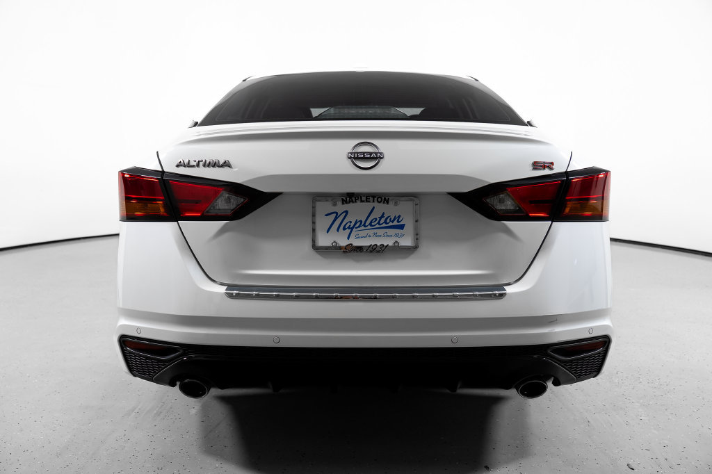 Used 2023 Nissan Altima 2.5 SR FWD image 9
