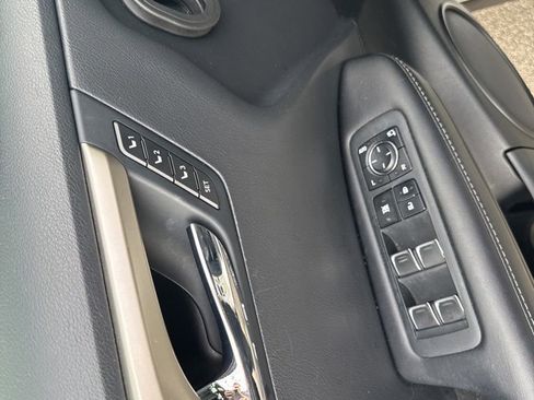 Used 2021 Lexus RX 350L Premium w/ Premium Package image 8