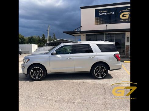 Used 2019 Ford Expedition Limited w/ Texas Edition Package RWD image 10