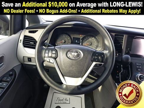 Used 2017 Toyota Sienna LE image 18