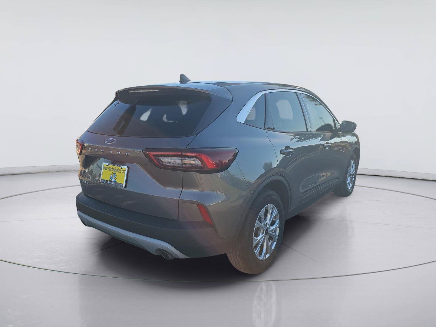 Used 2023 Ford Escape Active w/ Cold Weather Package FWD image 5