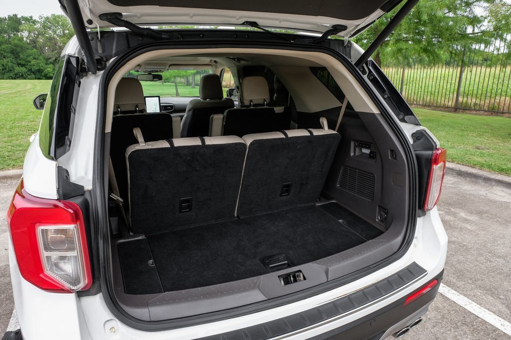 Used 2020 Ford Explorer Platinum w/ Premium Technology Package AWD/4WD image 61