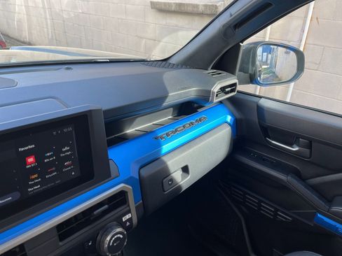 Used 2025 Toyota Tacoma SR image 34