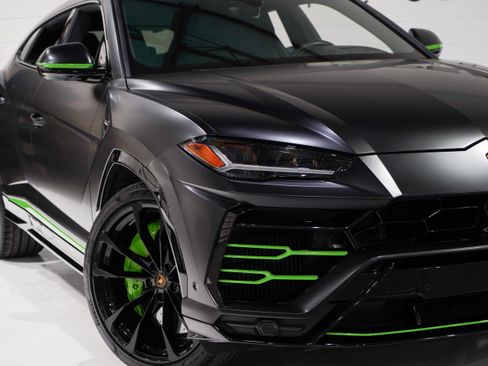 Used 2022 Lamborghini Urus AWD/4WD image 27
