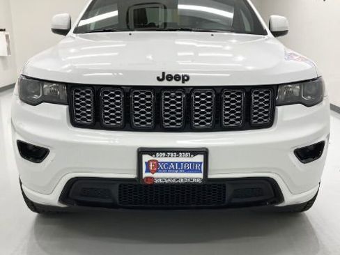 Used 2018 Jeep Grand Cherokee Altitude image 5