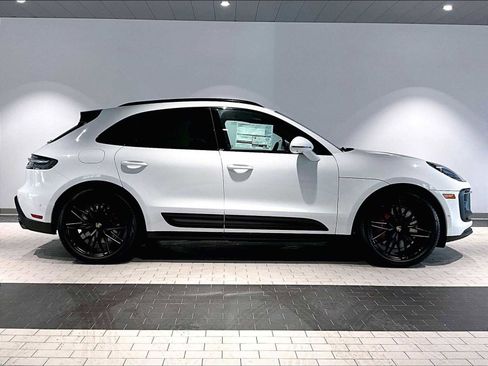 New 2026 Porsche Macan GTS image 8