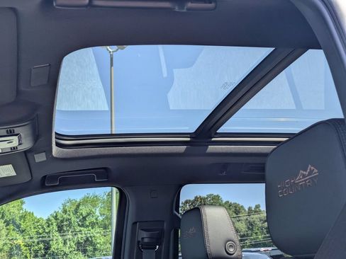 New 2026 Chevrolet Tahoe High Country AWD/4WD image 13