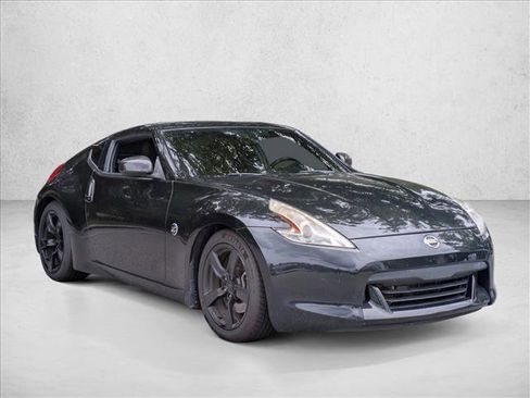 Used 2009 Nissan 370Z Coupe w/ Aerodynamics Pkg RWD image 3