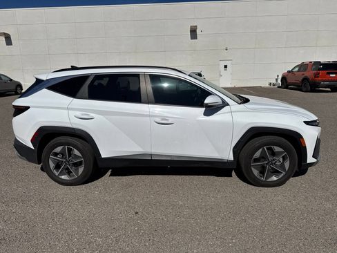 Used 2025 Hyundai Tucson SEL FWD image 4