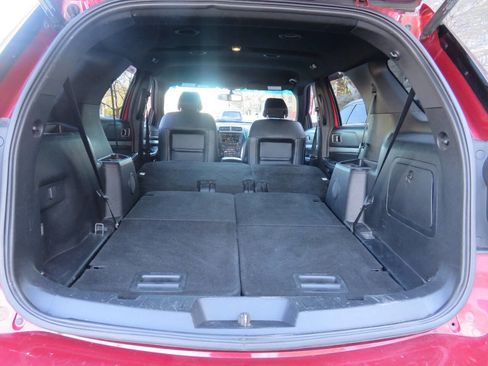 Used 2016 Ford Explorer XLT w/ Equipment Group 202A image 26