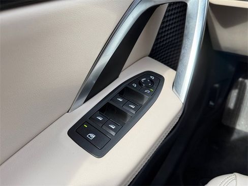 Certified 2025 BMW X2 xDrive28i image 31