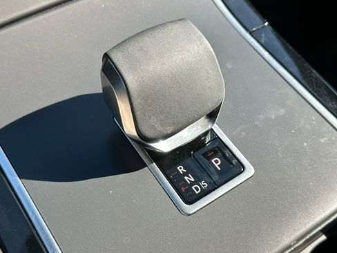 Used 2025 Land Rover Range Rover Velar Dynamic SE image 20