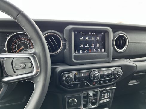 Used 2021 Jeep Wrangler Unlimited Sahara w/ LED Lighting Group image 31