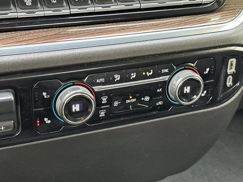 Used 2024 Chevrolet Silverado 2500 LT image 19