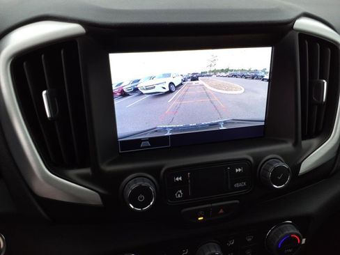 Certified 2022 GMC Terrain SLE w/ Driver Convenience Package image 13