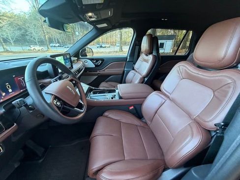 Certified 2025 Lincoln Aviator Reserve w/ Equipment Group 201A image 14