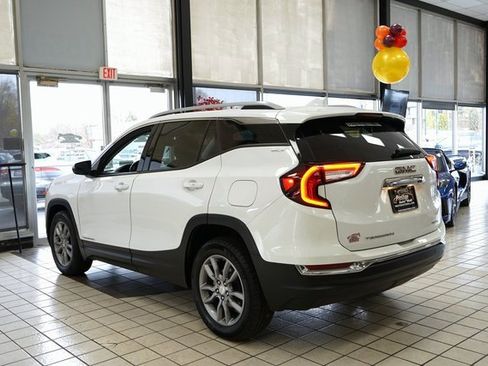 Used 2022 GMC Terrain SLT image 5