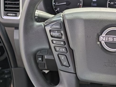Used 2023 Nissan Frontier SV AWD/4WD image 16