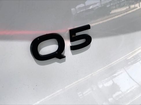 Used 2025 Audi Q5 Premium AWD/4WD image 30