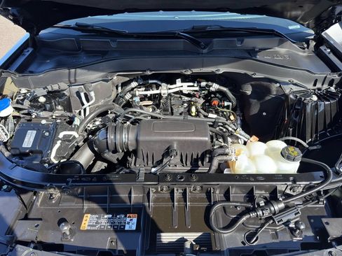 Used 2022 Ford Explorer XLT AWD/4WD image 43