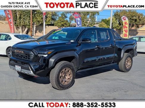 Used 2025 Toyota Tacoma Trailhunter image 1