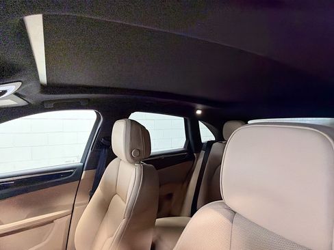 Used 2025 Porsche Macan image 26