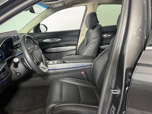 Used 2025 Genesis Electrified GV70 AWD/4WD image 22