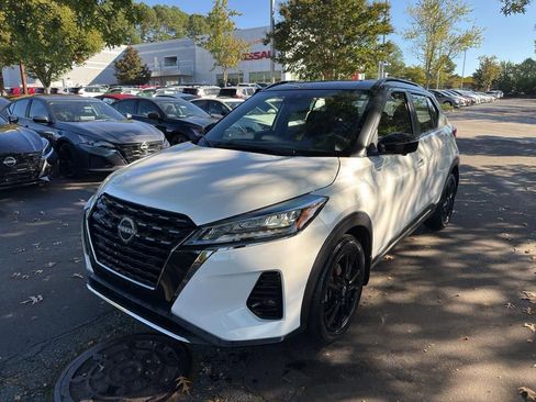 Certified 2023 Nissan Kicks SR image 3