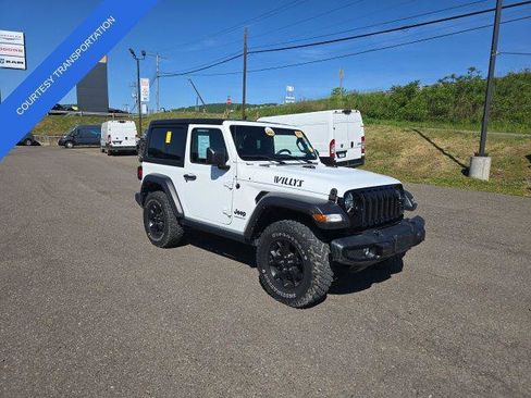 Certified 2022 Jeep Wrangler Sport AWD/4WD image 2