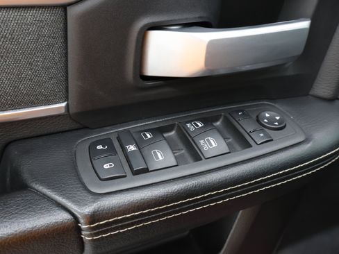 Used 2022 RAM 2500 Big Horn w/ Night Edition AWD/4WD image 39