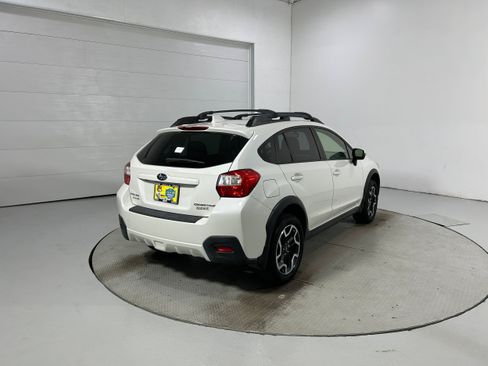 Used 2017 Subaru Crosstrek 2.0i Limited AWD/4WD image 32