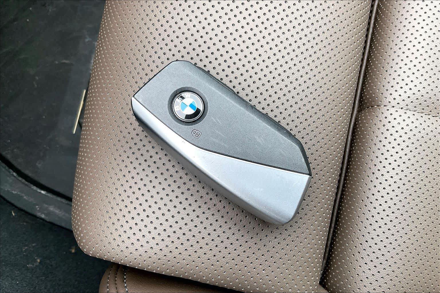 Used 2025 BMW 530i xDrive AWD/4WD image 14
