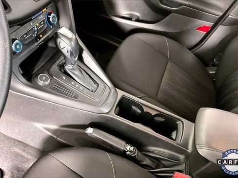 Used 2016 Ford Focus SE w/ SE Power Seat Package image 18
