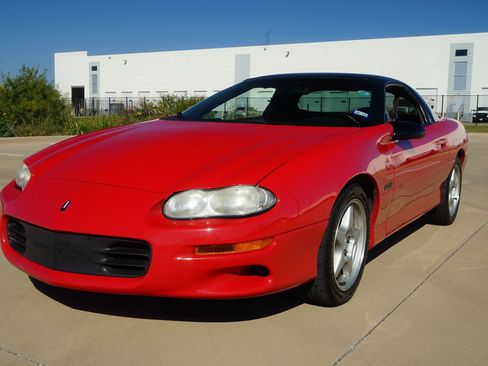 Used 1999 Chevrolet Camaro Z28 w/ Performance Pkg image 3