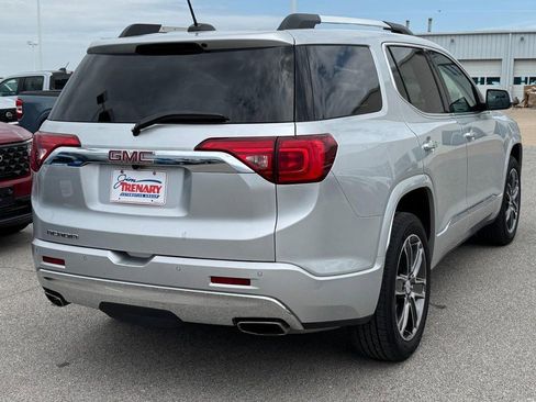 Used 2019 GMC Acadia Denali w/ Technology Package FWD image 3