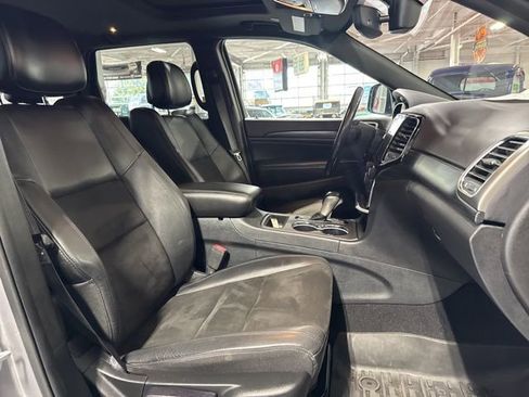 Used 2020 Jeep Grand Cherokee Altitude image 44