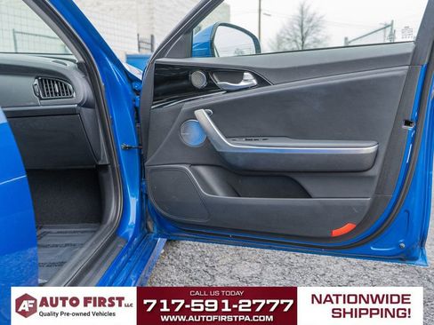 Used 2018 Kia Stinger Premium image 16