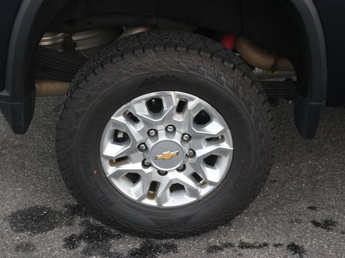 Used 2024 Chevrolet Silverado 2500 LTZ w/ LTZ Convenience Package AWD/4WD image 40