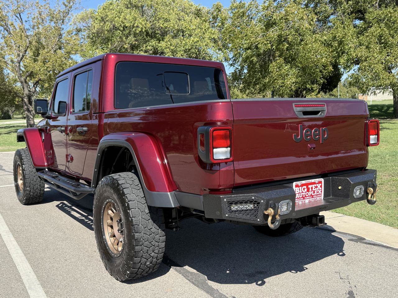 Used 2022 Jeep Gladiator Rubicon w/ Cold Weather Group AWD/4WD image 8