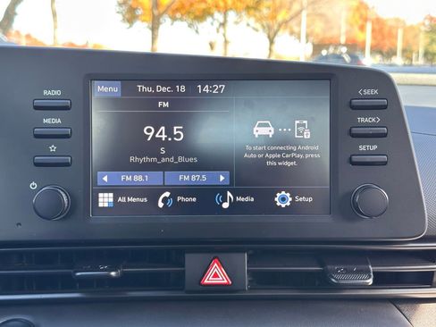 Certified 2025 Hyundai Elantra Sport image 46