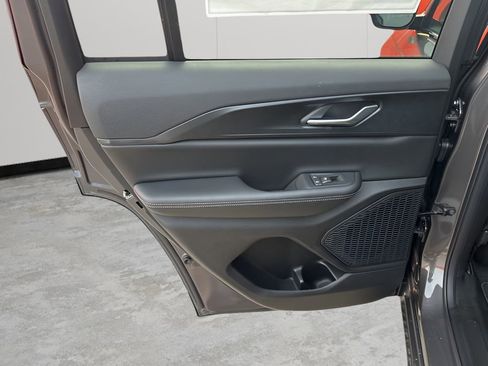 Used 2024 GMC Sierra 2500 Denali w/ Denali Reserve Package image 16