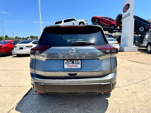 Used 2025 Nissan Rogue SV FWD image 6