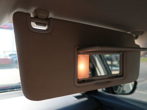 Used 2022 Honda Civic Touring image 39