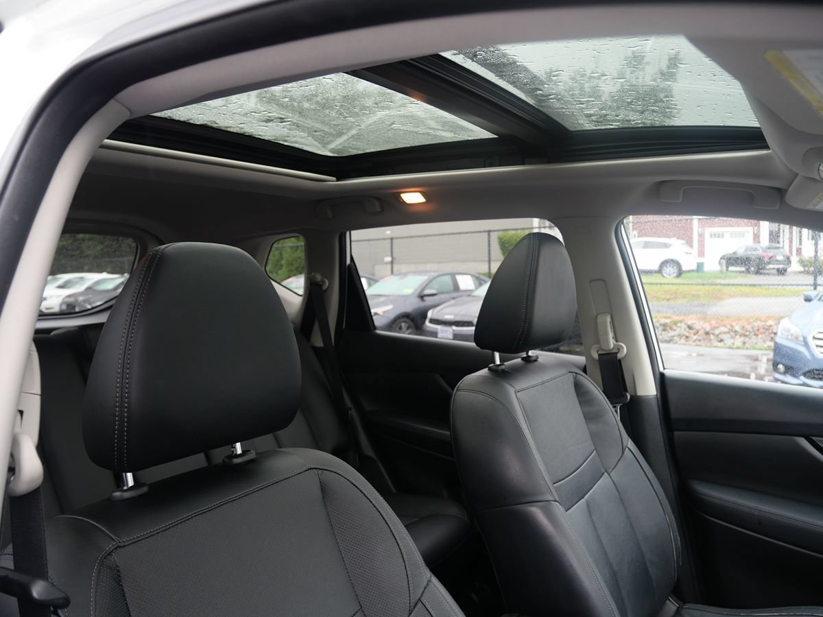 Used 2017 Nissan Rogue SL w/ SL Premium Package AWD/4WD image 18