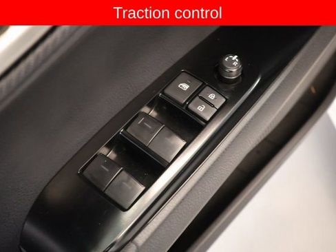 Used 2025 Toyota Camry SE image 13