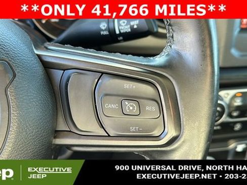 Used 2021 Jeep Gladiator Willys image 13
