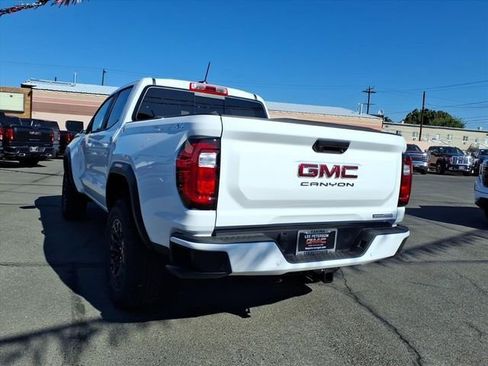 Used 2026 GMC Canyon Elevation w/ Convenience Package image 4