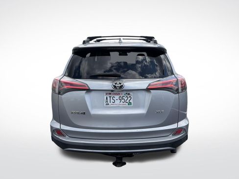 Used 2017 Toyota RAV4 XLE FWD image 7